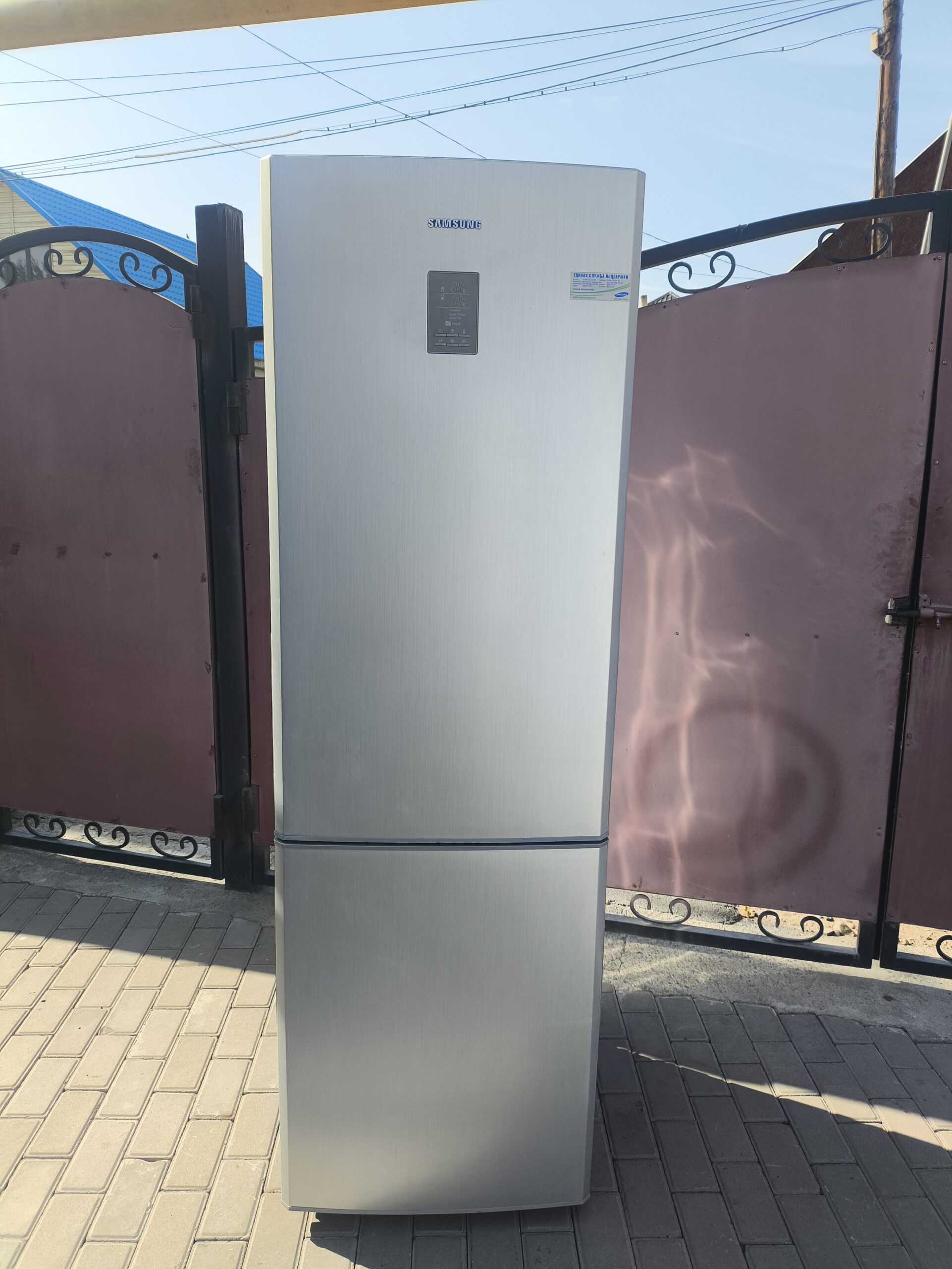 Б/у холодильник Samsung 60000