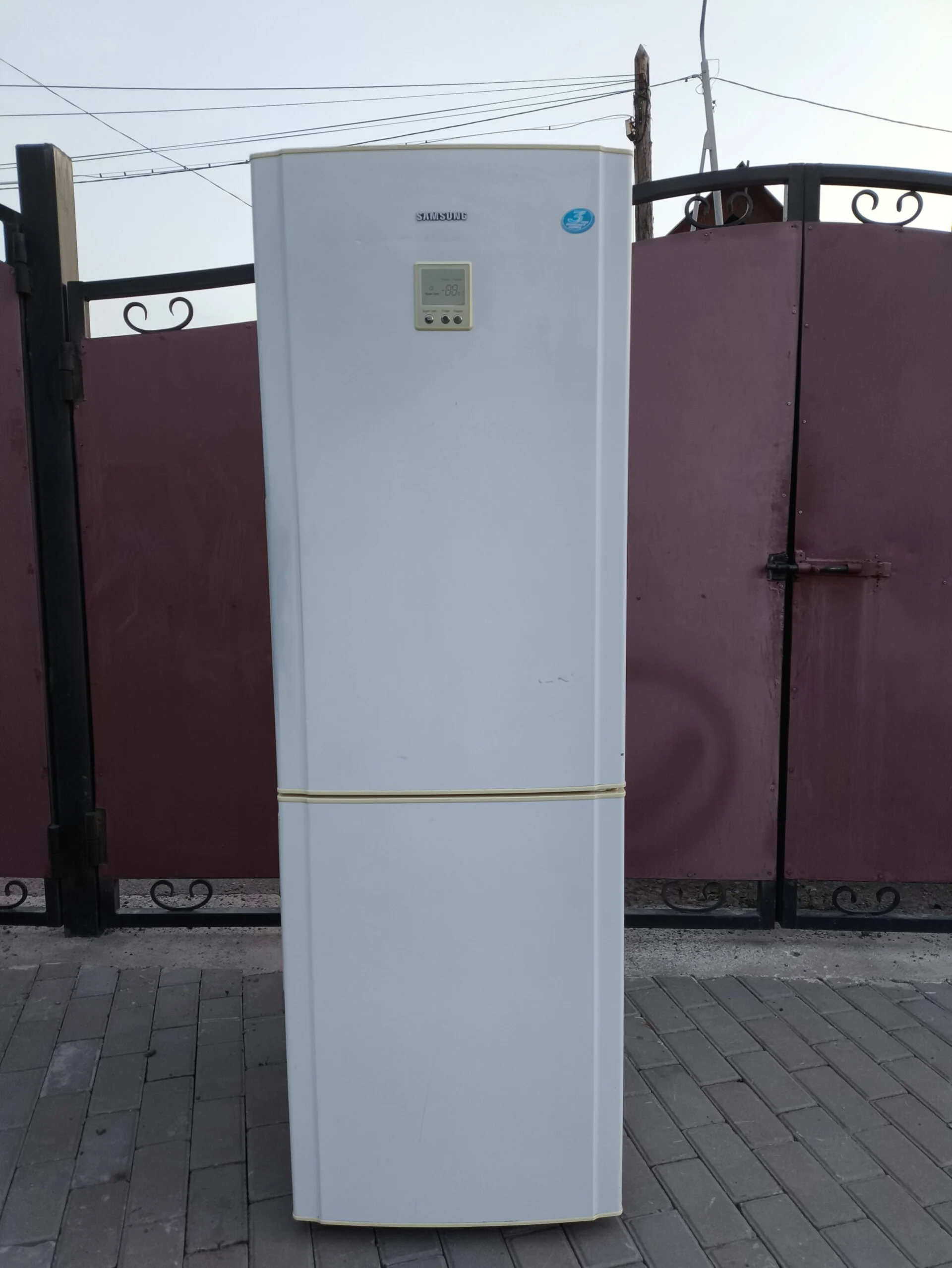 Недорогой б/у холодильник Samsung 40000